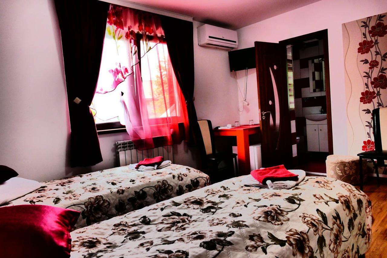 Pensiunea Roua Florilor Otel Anina Dış mekan fotoğraf